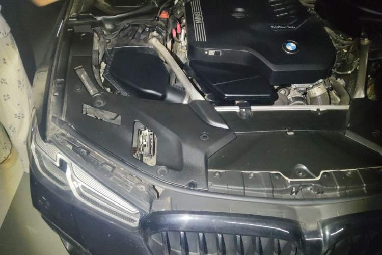 Used BMW 5 Series 2022 Restyled 525i M Sport Package Engine Bay Right
