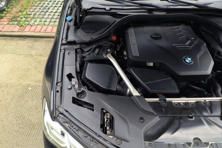 Used BMW 5 Series 2022 Second Facelift 530Li Leading Edition Luxury Package Engine Bay Right
