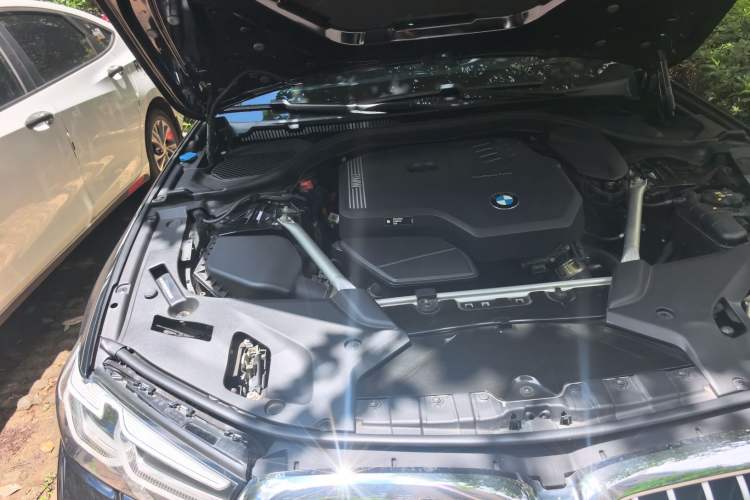 Used BMW 5 Series 2022 Second Facelift 525Li M Sport Package Engine Bay Right