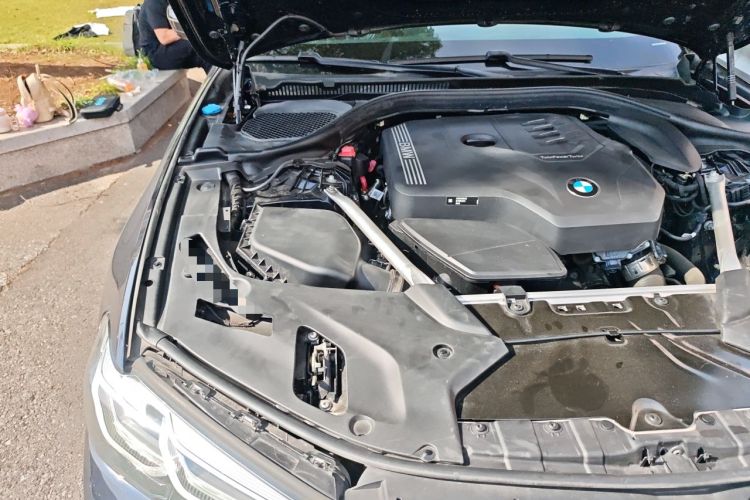 Used BMW 5 Series 2022 Second Facelift 525Li M Sport Package Engine Bay Right