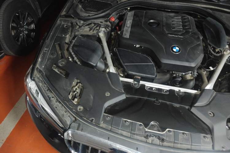 Used BMW 5 Series 2022 Restyled 525Li Luxury Package Engine Bay Right