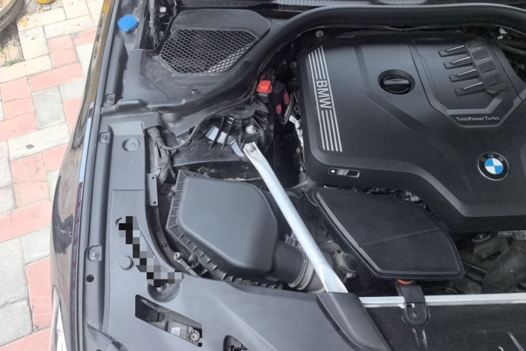 Used BMW 5 Series 2022 Second Facelift 525i M Sport Package Engine Bay Right