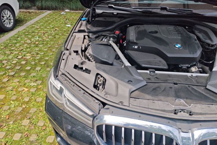 Used BMW 5 Series 2022 Second Facelift 525i M Sport Package Engine Bay Right