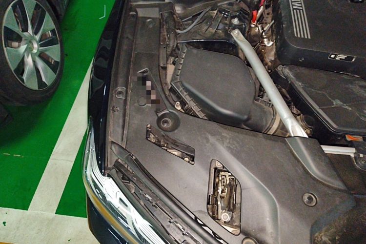 Used BMW 5 Series 2022 Second Facelift 530Li Luxury Version M Sport Package Engine Bay Right