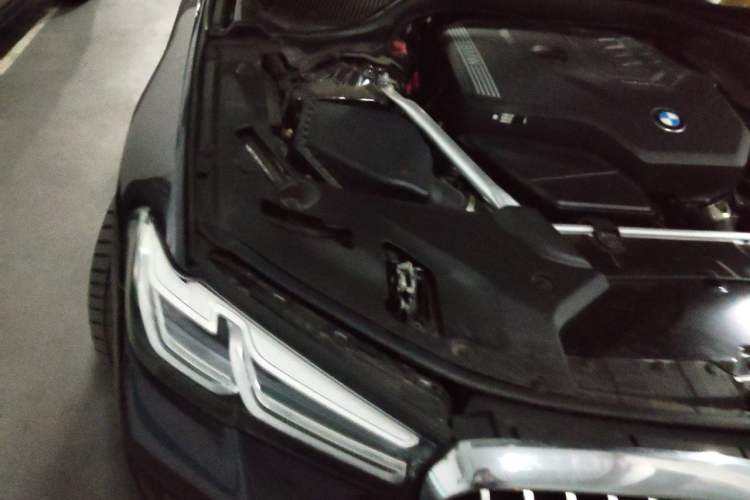 Used BMW 5 Series 2022 Restyled 525i M Sport Package Engine Bay Right