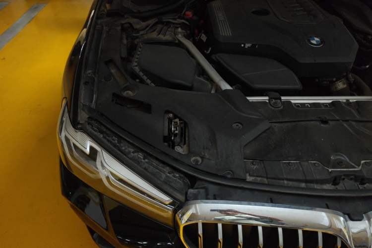 Used BMW 5 Series 2022 Second Facelift 525Li M Sport Package Engine Bay Right