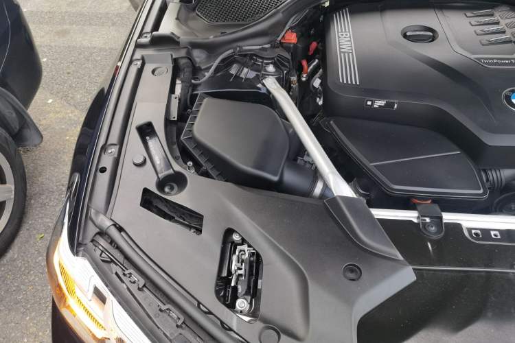 Used BMW 5 Series 2022 Second Facelift 530Li Luxury Version M Sport Package Engine Bay Right