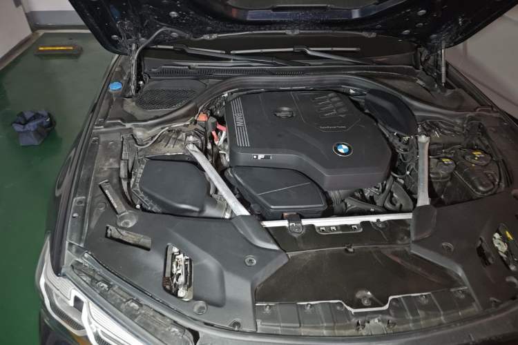 Used BMW 5 Series 2022 Revised Version 3 530Li Luxury Edition M Sport Package Engine Bay Right