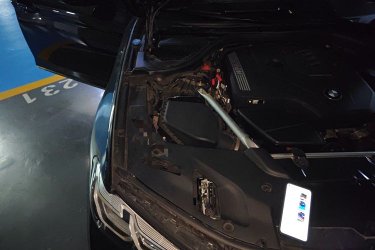 Used BMW 5 Series 2022 Second Facelift 525i M Sport Package Engine Bay Right