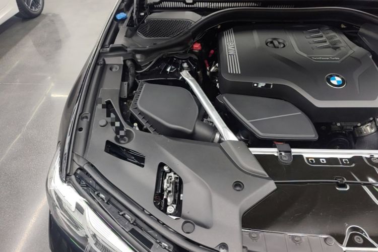Used BMW 5 Series 2022 Restyled 525Li M Sport Package Engine Bay Right