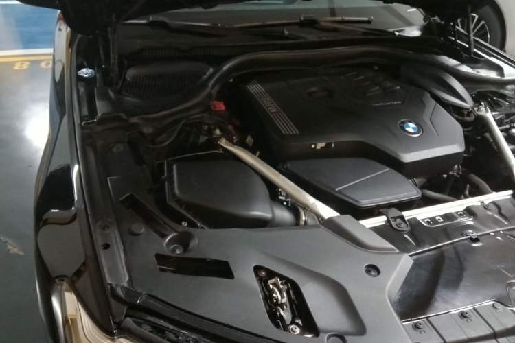 Used BMW 5 Series 2022 530Li Leading Model M Sport Package Engine Bay Right