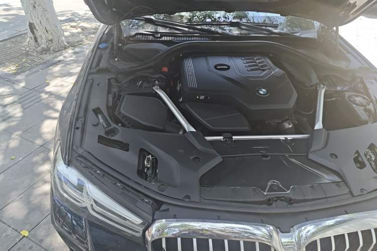 Used BMW 5 Series 2022 525i M Sport Package Engine Bay Right