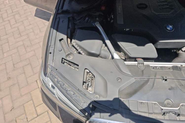 Used BMW 5 Series 2022 525Li M Sport Package Engine Bay Right