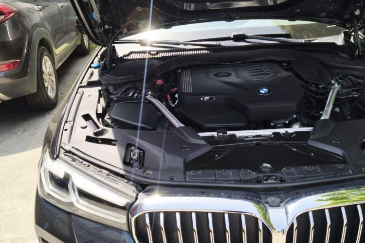 Used BMW 5 Series 2022 Second Facelift 525Li M Sport Package Engine Bay Right