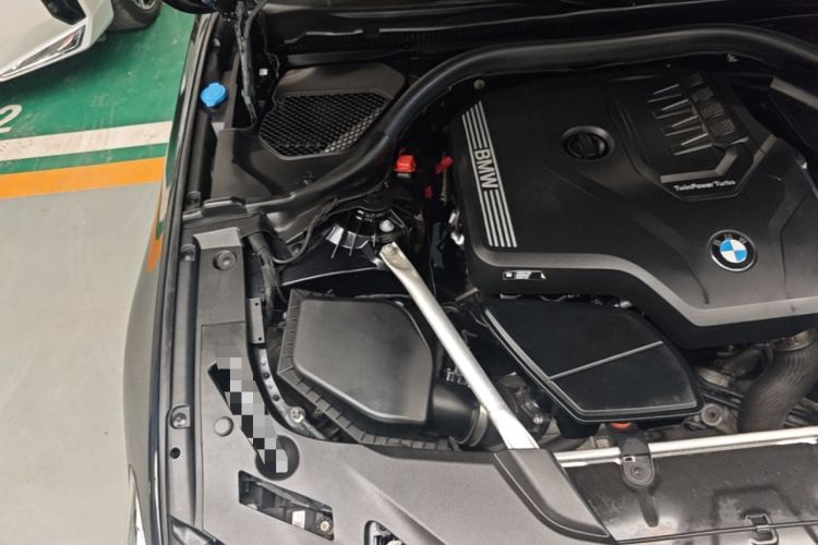 Used BMW 5 Series 2022 Restyled 525i M Sport Package Engine Bay Right