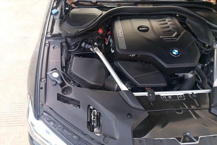 Used BMW 5 Series 2022 525Li Luxury Package Engine Bay Right