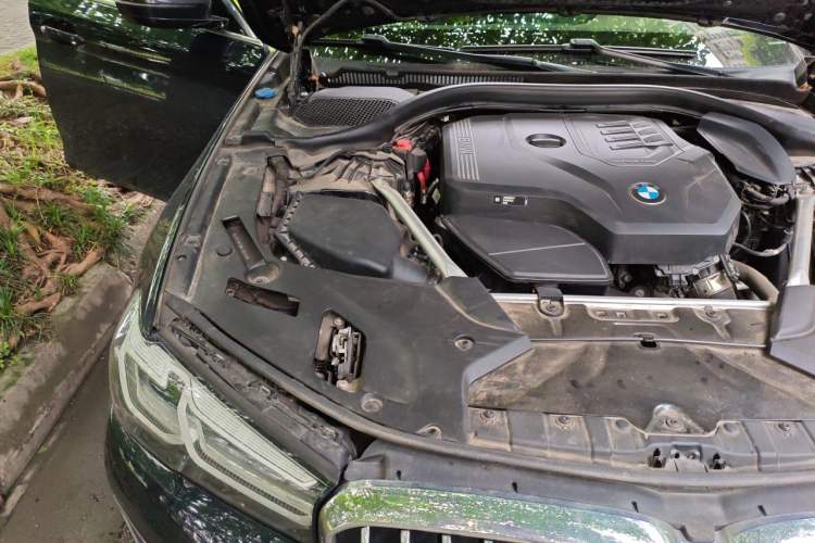 Used BMW 5 Series 2022 Second Facelift 525Li Luxury Package Engine Bay Right
