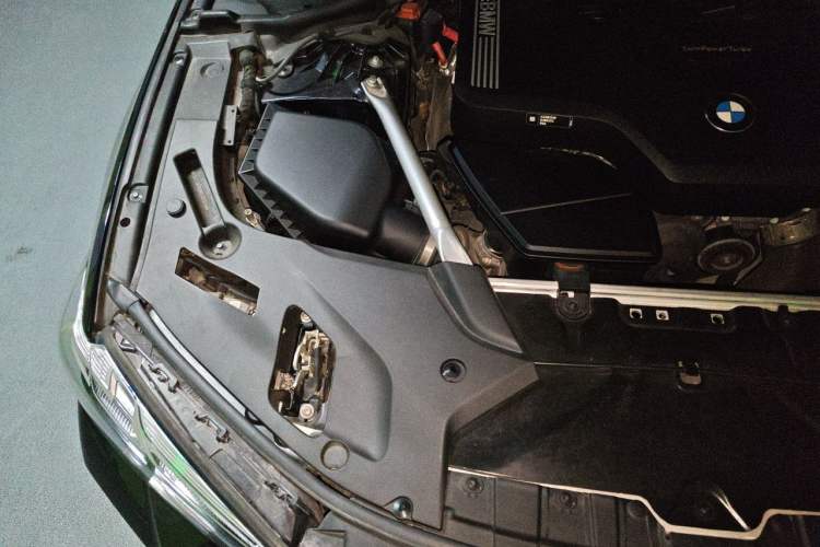 Used BMW 5 Series 2022 Second Facelift 525Li M Sport Package Engine Bay Right