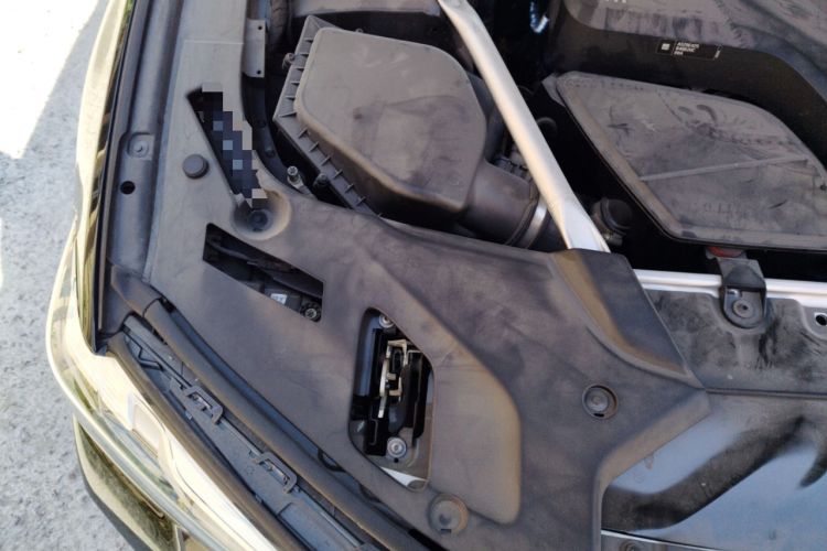Used BMW 5 Series 2022 Restyled 525Li M Sport Package Engine Bay Right