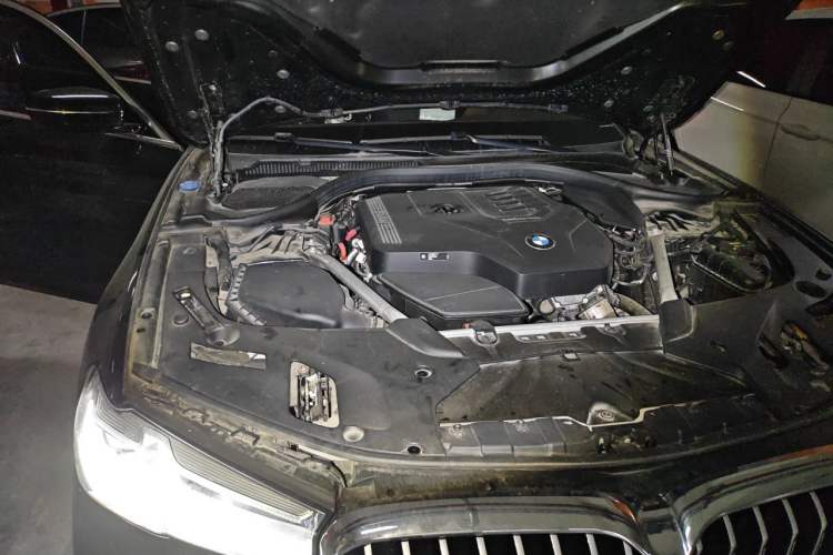 Used BMW 5 Series 2022 Second Facelift 525Li M Sport Package Engine Bay Right