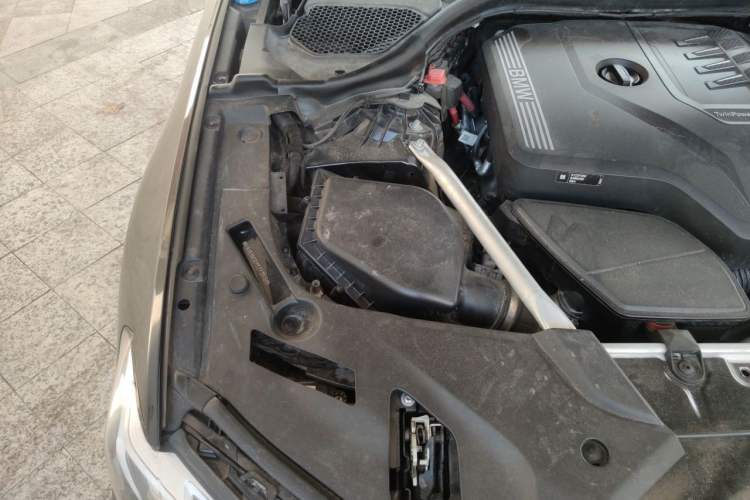 Used BMW 5 Series 2022 530Li Leading Luxury Package Engine Bay Right