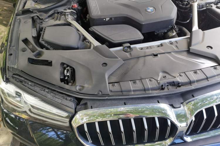Used BMW 5 Series 2022 Restyled 525Li M Sport Package Engine Bay Right