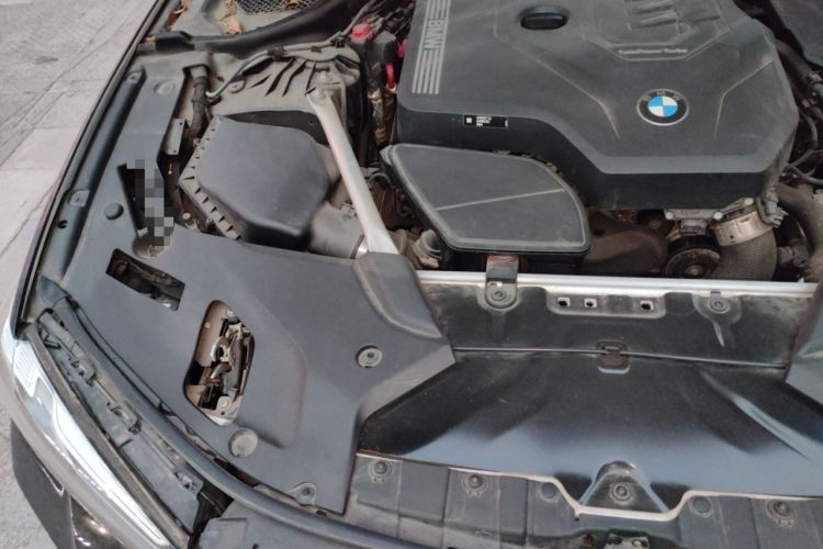 Used BMW 5 Series 2022 Second Facelift 525Li M Sport Package Engine Bay Right