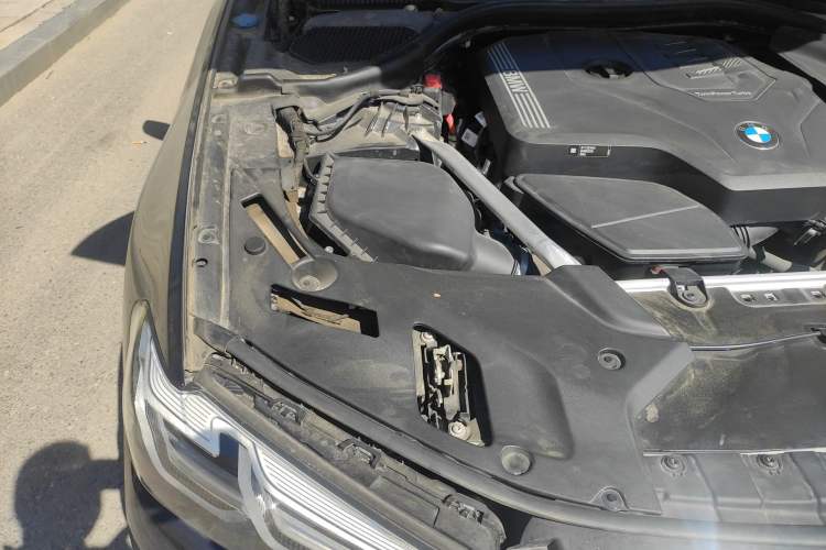 Used BMW 5 Series 2022 530Li Leading Luxury Package Engine Bay Right