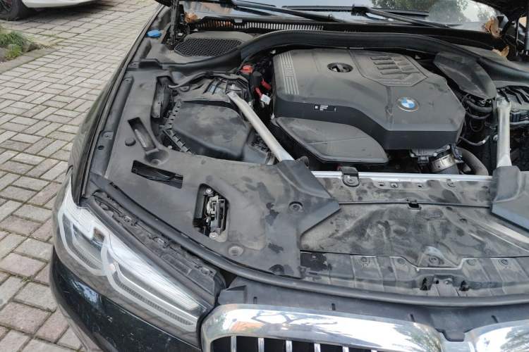 Used BMW 5 Series 2022 525Li Luxury Package Engine Bay Right
