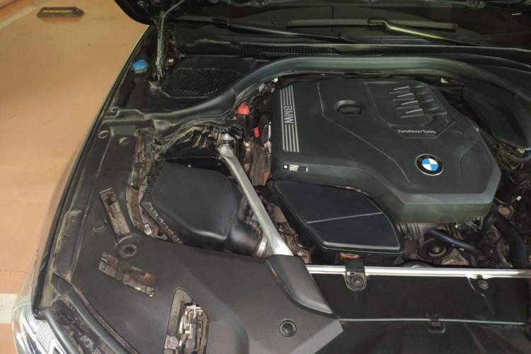 Used BMW 5 Series 2022 Second Facelift 530i M Sport Package Engine Bay Right