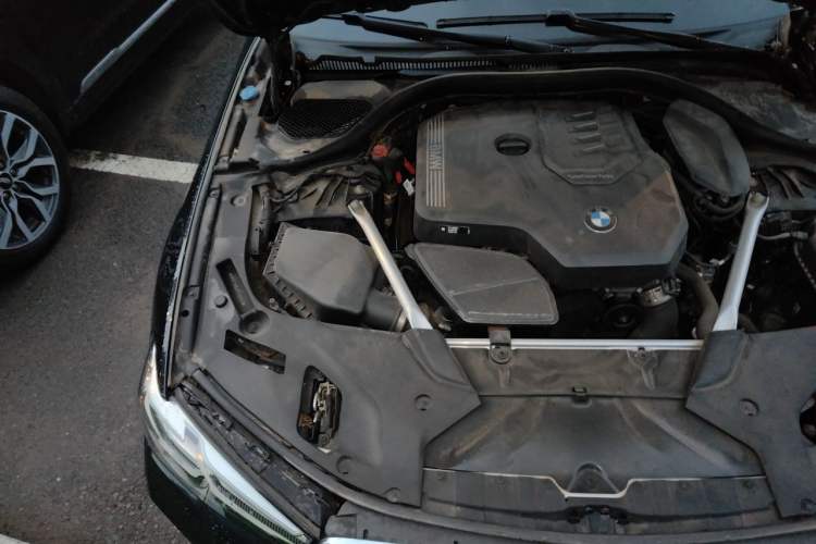 Used BMW 5 Series 2022 Second Facelift 525i M Sport Package Engine Bay Right