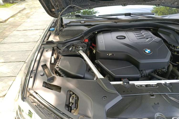 Used BMW 5 Series 2022 Second Facelift 530Li Luxury Version M Sport Package Engine Bay Right
