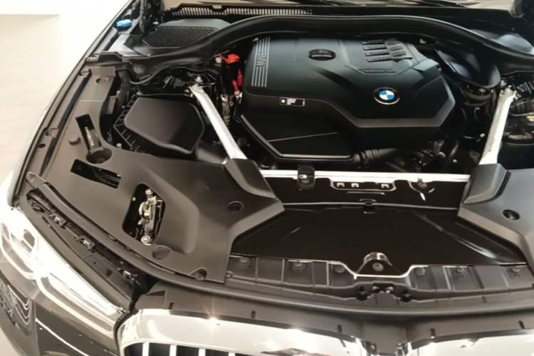 Used BMW 5 Series 2022 530Li xDrive M Sport Package Engine Bay Right