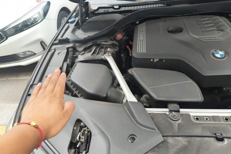 Used BMW 5 Series 2022 Second Facelift 525Li M Sport Package Engine Bay Right
