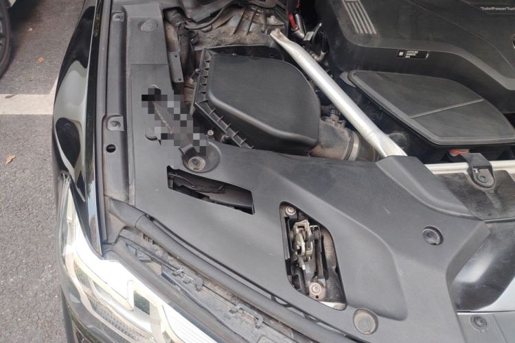 Used BMW 5 Series 2022 Restyled 525Li M Sport Package Engine Bay Right