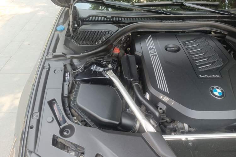 Used BMW 5 Series 2022 Restyled 540i Luxury Edition M Sport Package Engine Bay Right