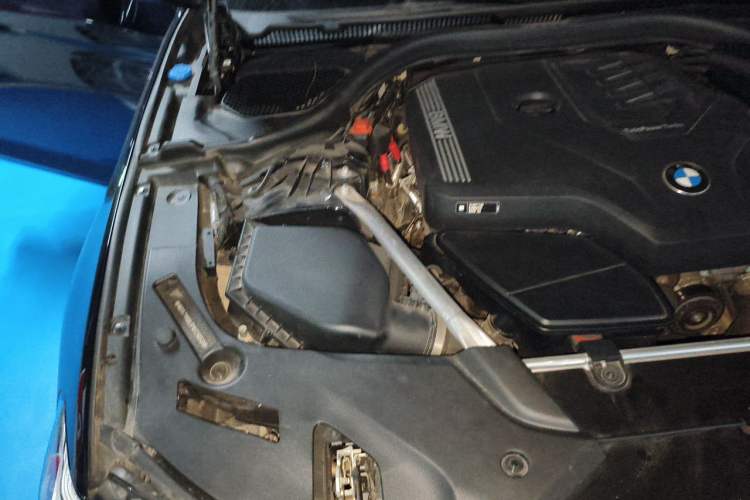 Used BMW 5 Series 2022 525i M Sport Package Engine Bay Right