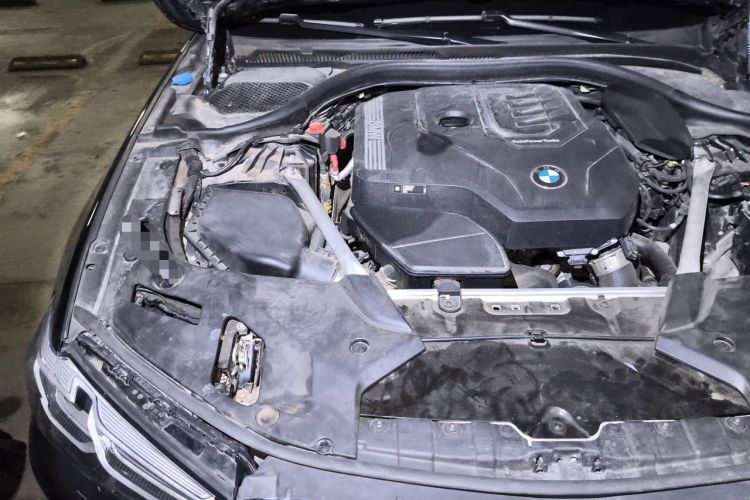 Used BMW 5 Series 2022 Restyled 525Li Luxury Package Engine Bay Right