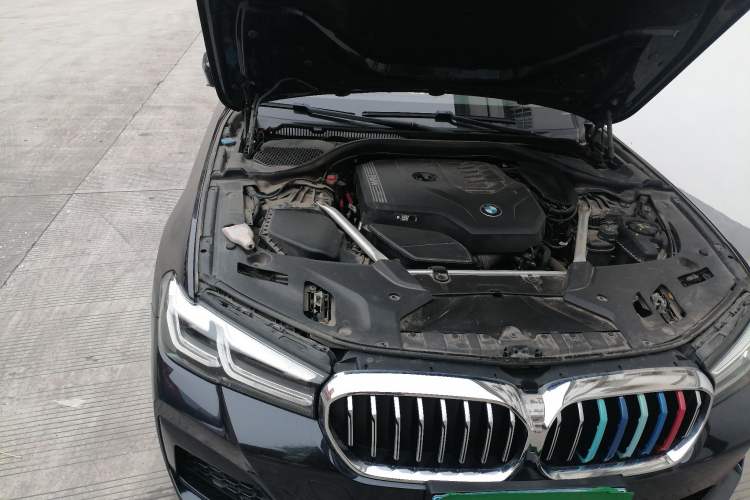 Used BMW 5 Series 2022 Second Facelift 530i M Sport Package Engine Bay Right