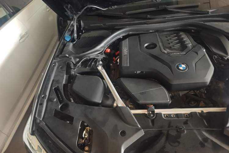 Used BMW 5 Series 2022 Second Facelift 530Li Luxury Version M Sport Package Engine Bay Right