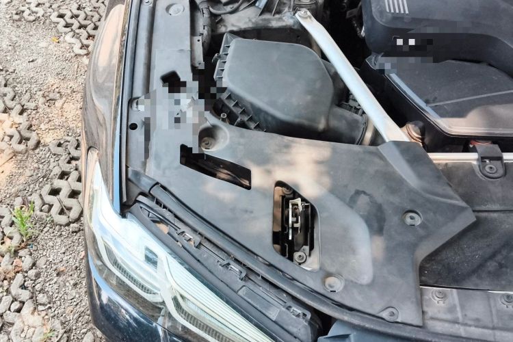 Used BMW 5 Series 2022 Second Facelift 530i M Sport Package Engine Bay Right