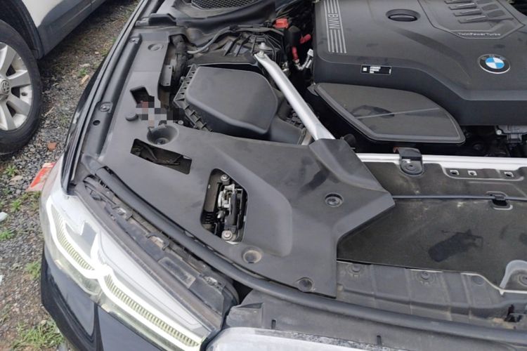 Used BMW 5 Series 2022 Second Facelift 525Li M Sport Package Engine Bay Right