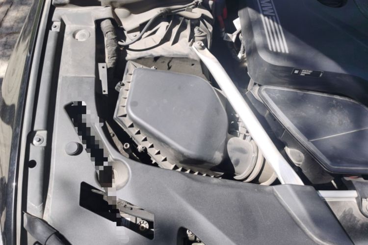 Used BMW 5 Series 2022 525Li M Sport Package Engine Bay Right