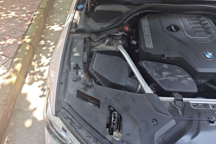 Used BMW 5 Series 2022 Second Facelift 530Li Luxury Version M Sport Package Engine Bay Right