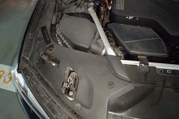 Used BMW 5 Series 2022 Restyled 525Li Luxury Package Engine Bay Right