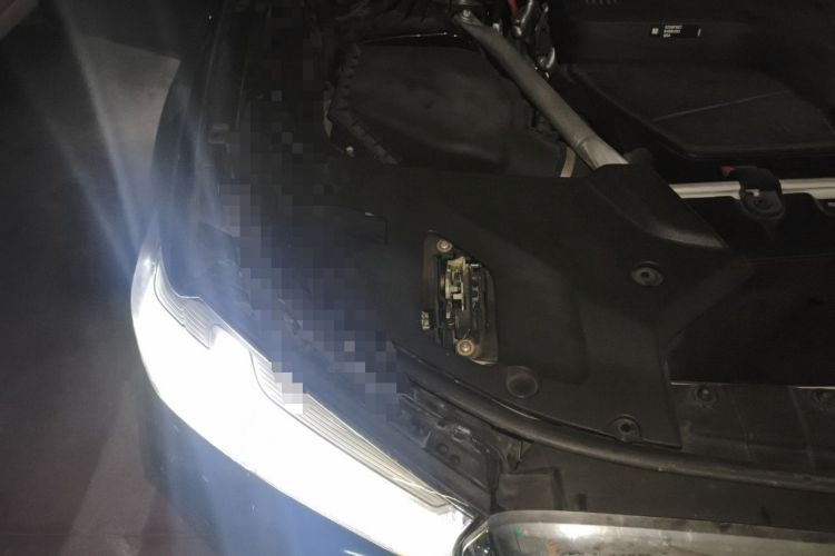 Used BMW 5 Series 2022 Second Facelift 530Li Luxury Version M Sport Package Engine Bay Right