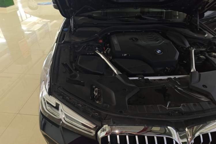 Used BMW 5 Series 2022 Revised Version 3 530Li Luxury Edition M Sport Package Engine Bay Right
