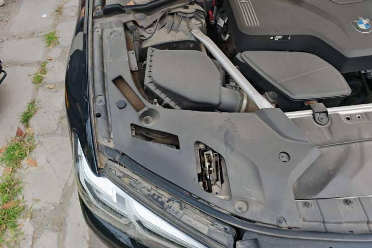 Used BMW 5 Series 2022 Restyled 525Li Luxury Package Engine Bay Right