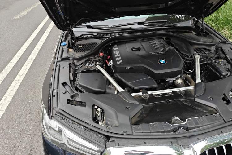 Used BMW 5 Series 2022 Restyled 525Li M Sport Package Engine Bay Right