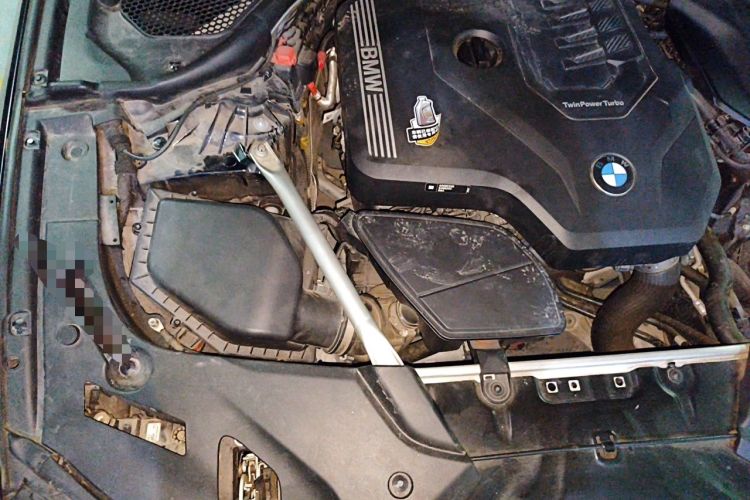 Used BMW 5 Series 2022 Restyled 525Li M Sport Package Engine Bay Right